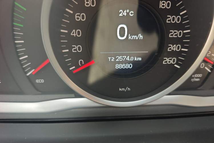 Used Volvo S60 2016 S60L T3 Smart Drive Edition Odometer Close Up