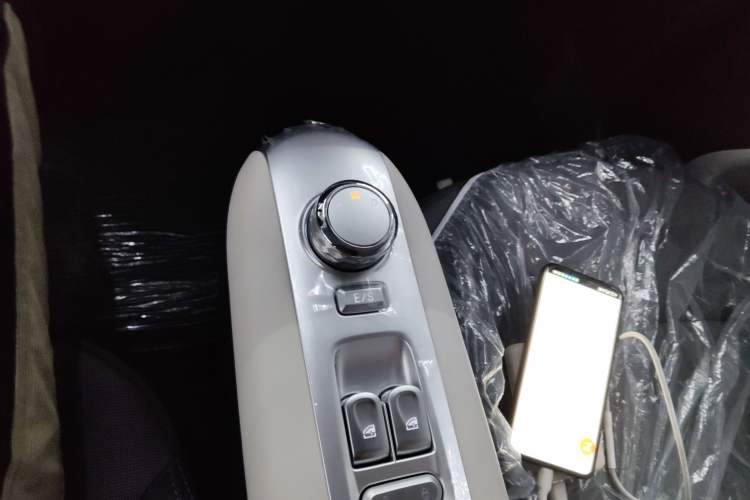 Used CHANGAN NEVO Lumin 2025 205 km Xiangqin Version Gear Lever