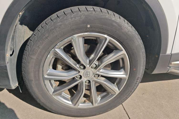 Used Geely Auto Emgrand X7 Sport 2018 1.8TD Automatic Two-Wheel Drive Smart Connect 4G Internet Edition
