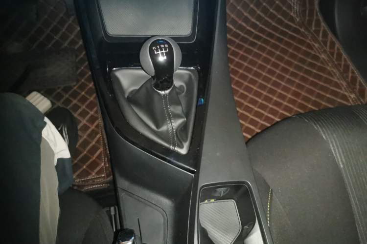 Used Roewe i5 2021 1.5L Manual Platinum Edition