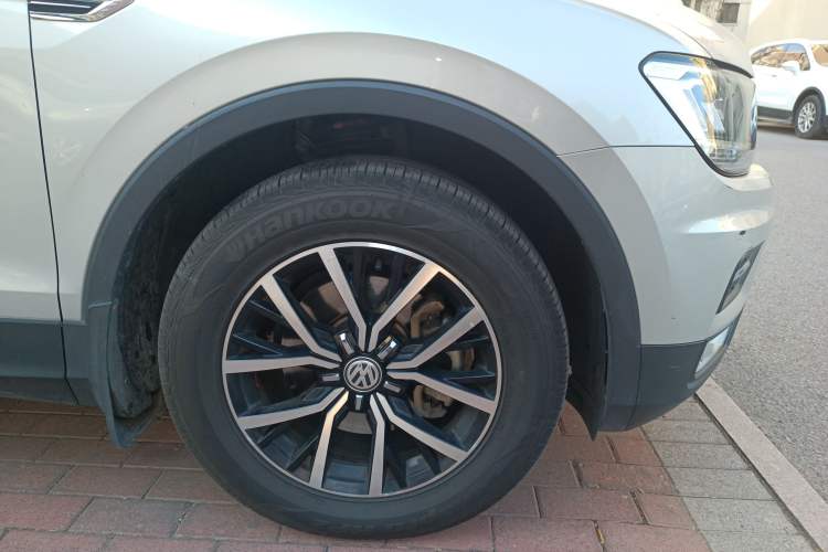 Used Volkswagen Tiguan L 2018 330TSI Automatic Two-Wheel Drive Luxury Edition Right Front Wheel Hub