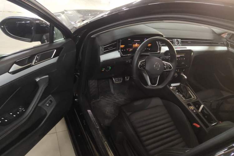 Used Volkswagen Magotan 2025 Zhongxiang Version 280TSI DSG Comfort Edition