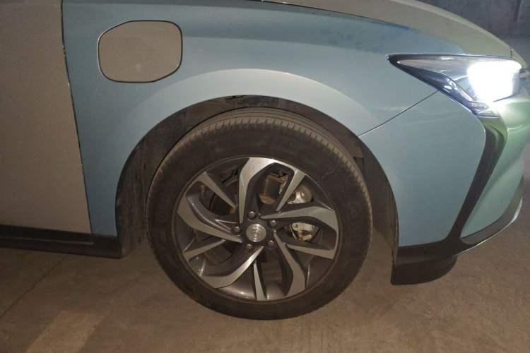 Used Buick Velite 6 2019 Connected & Smart Edition Right Front Wheel Hub