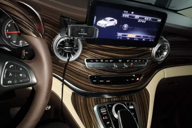 Used Mercedes-Benz V-Class 2017 2.0T Basic Extended Middle East