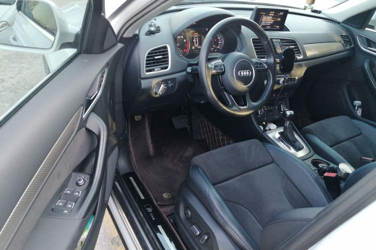 Used Audi Q3 2016 40 TFSI quattro all-wheel drive style model