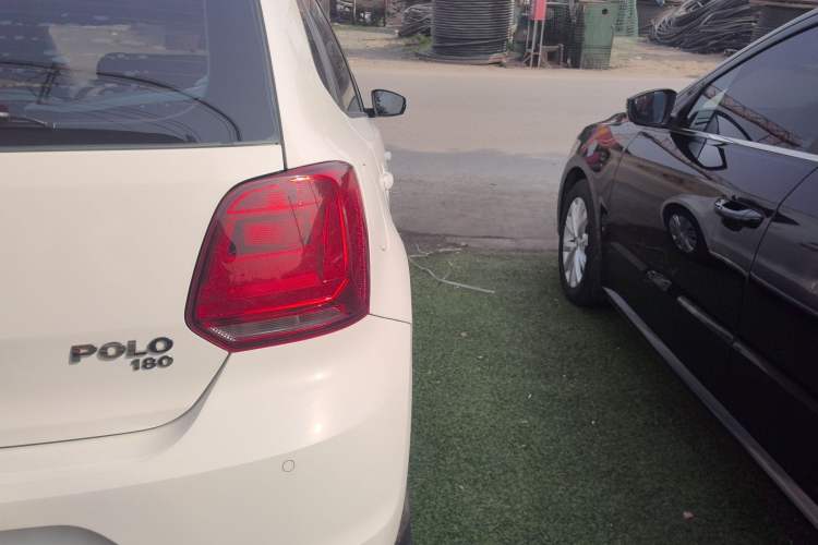 Used Volkswagen Polo 2016 1.6L Automatic Comfort Model