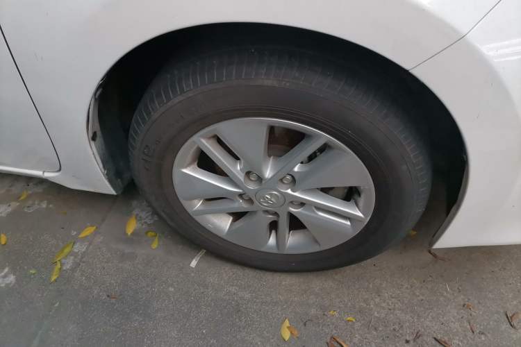 Used Toyota Corolla 2017 Revised Version 1.6L S-CVT GL Right Front Wheel Hub