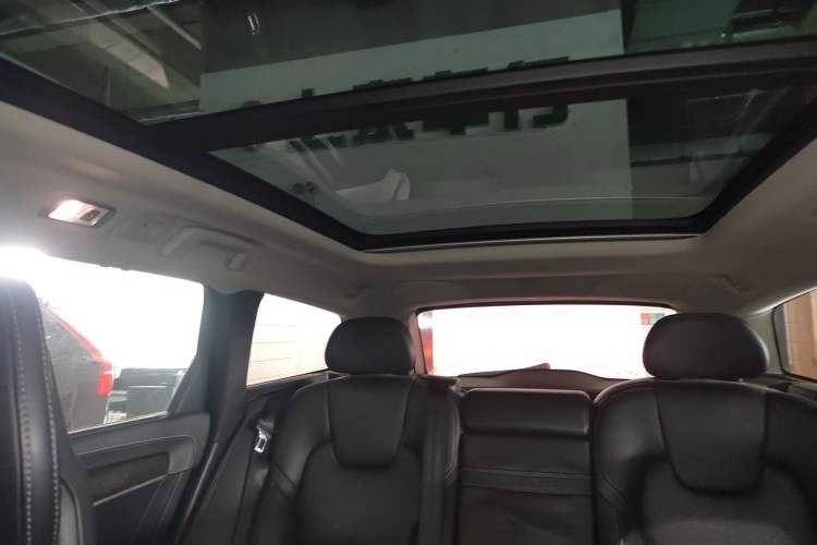 Used Volvo V90 2017 Cross Country T5 AWD Prestige Edition Headliner