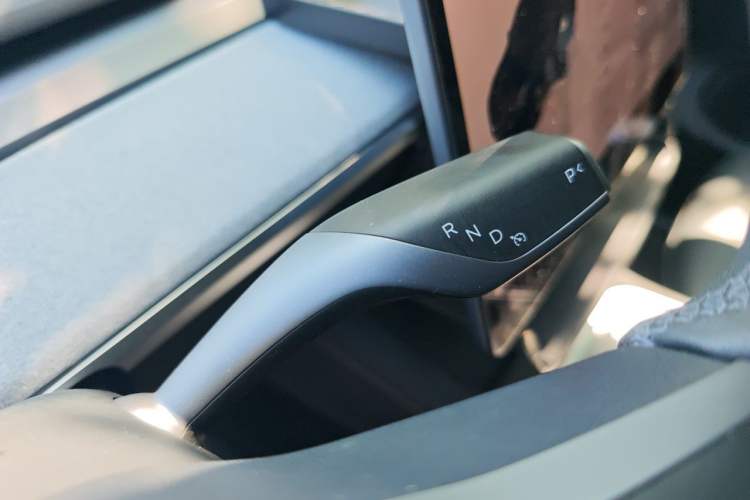 Used Tesla Model Y 2024 Long-Range All-Wheel-Drive Version
