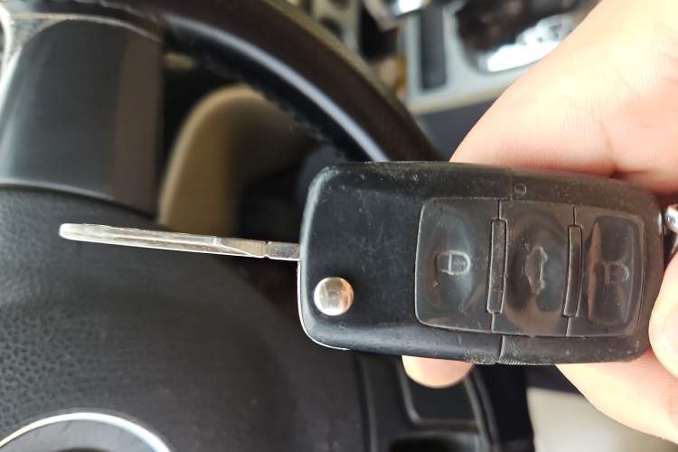 Used Volkswagen Lavida 2011 1.6L Automatic Premium Edition Vehicle Key