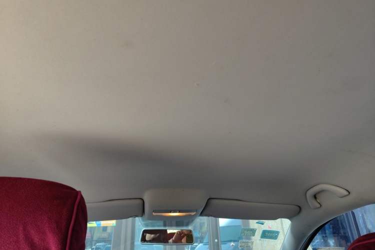 Used Volkswagen Polo 2013 1.4L Manual Fashion Edition Headliner