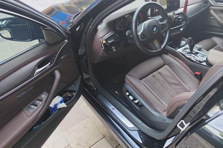 Used BMW 5 Series 2021 530Li Luxury Edition M Sport Package Driver Seat