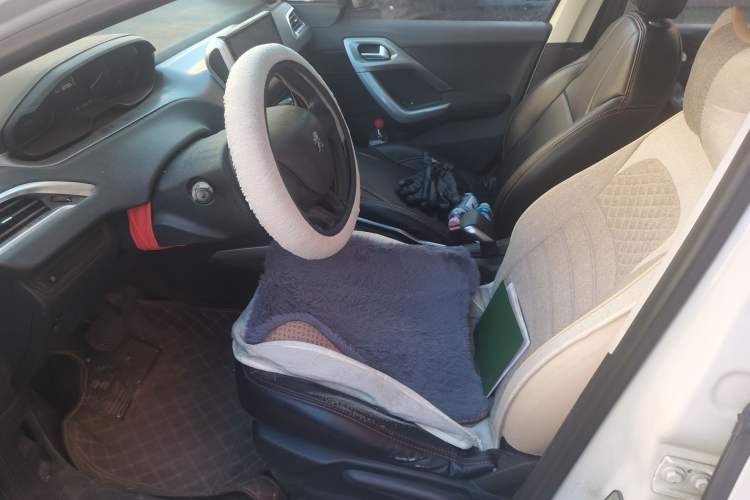 Used Peugeot 2008 2015 1.6L Automatic Playcool Edition