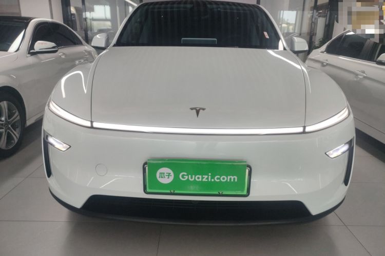 Used Tesla Model Y 2025 Long-Range All-Wheel-Drive Version
