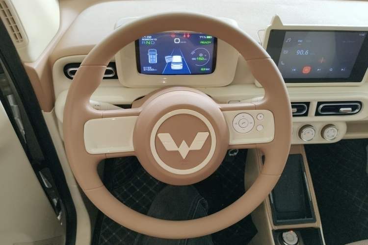 Used Wuling Hongguang MINIEV 2024 3rd Generation 215km Advanced Version Steering Wheel