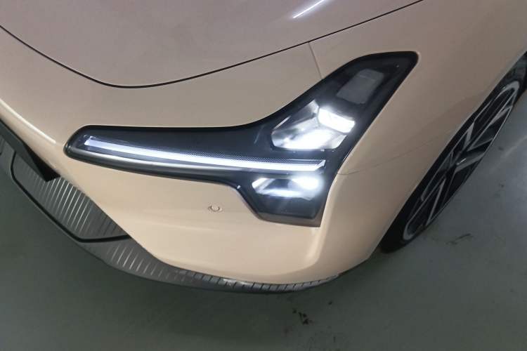 Used XPeng MONA M03 2025 600 with Ultra-Long Range Max Left Front Headlight