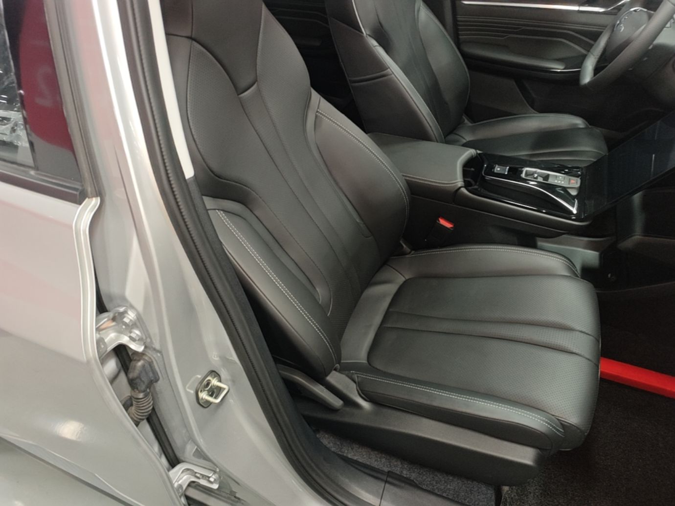 Dongfeng Aeolus Mage 2023 1.5T Luxury Edition — снимка 19