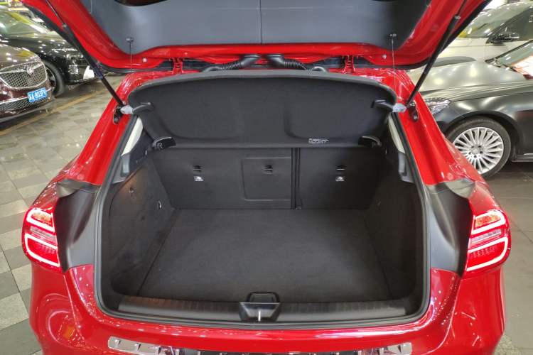 Used Mercedes-Benz GLA 2016 GLA 200 Fashion Model Trunk