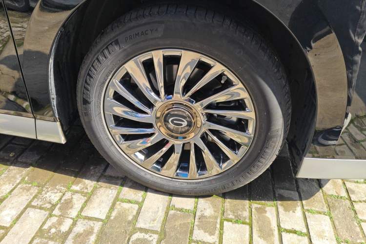 Used GAC Trumpchi M8 2023 Zongshi Series 400T Flagship Edition Right Front Wheel Hub