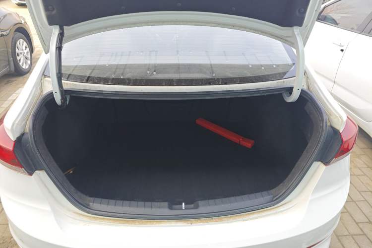 Used Hyundai Elantra (6th Generation / Lingdong) 2016 1.6L Automatic ZhiXuan – Elite Version
