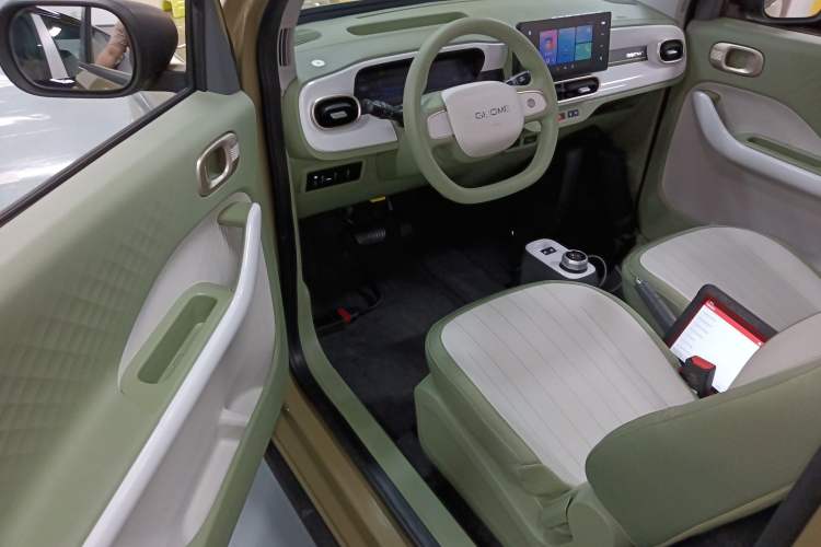 Used Geely Galaxy Panda 2025 210km Panda Rider Driver Seat