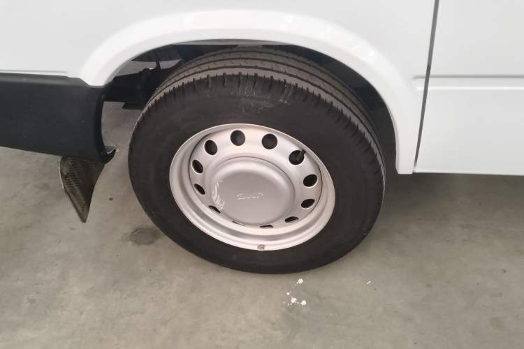 Used JMC Transit 2021 2.8T Space King Standard Version Short Wheelbase Mid-Height Roof 6-Seater Diesel Euro VI JX493
