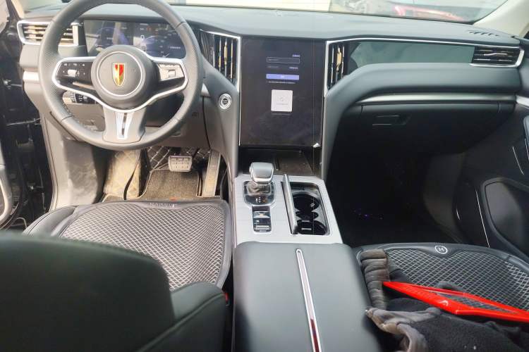 Used Hongqi HS7 PHEV 2024 2.0T PHEV Four-Wheel Drive Flagship Edition 6 Seats Center Console