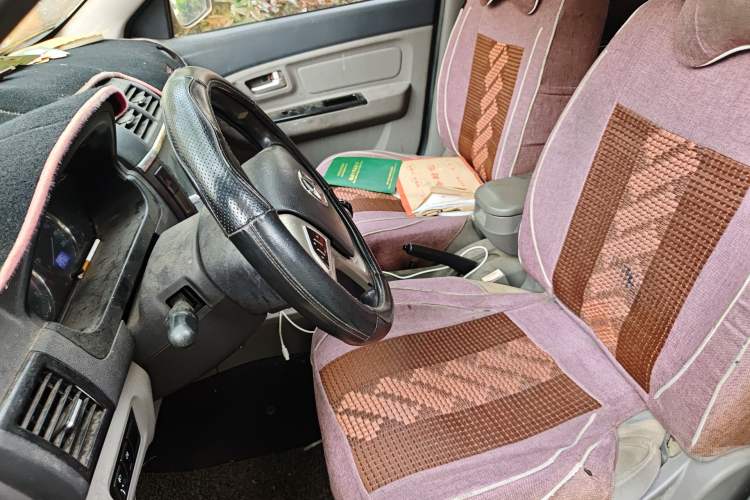 Used BAIC Weiwang M20 2014 1.5L Comfort Version BJ415B Left Front Seat