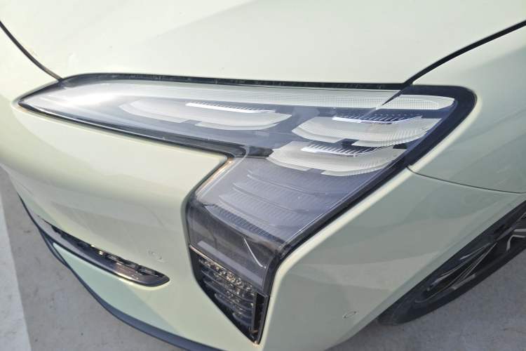 Used Hongqi EH7 2024 690 Pro
