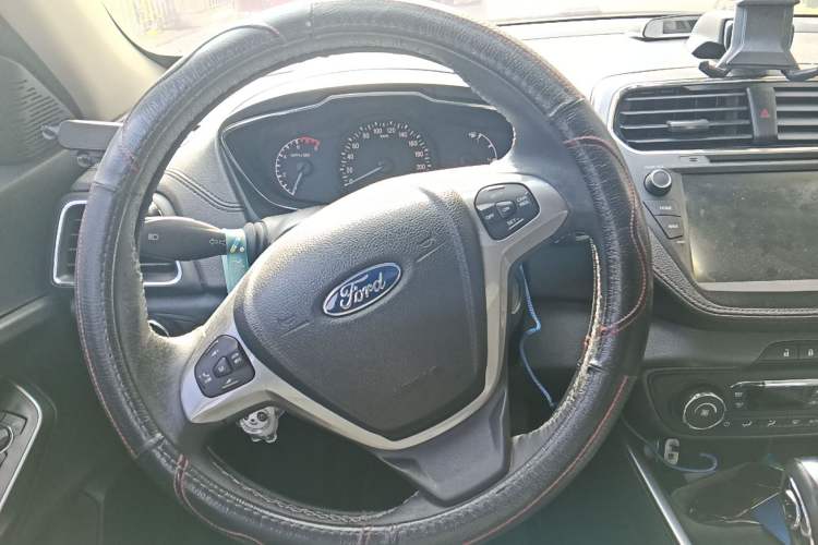 Used Ford Escort 2015 1.5L Automatic Fashion Model
