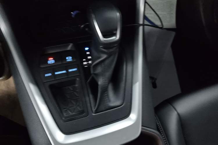 Used Toyota RAV4 2021 2.0L CVT Two-Wheel Drive Fashion PLUS Edition
