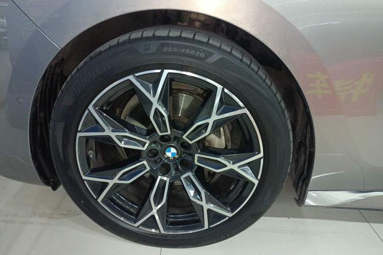 Used BMW 7 Series 2023 735Li Luxury Package
