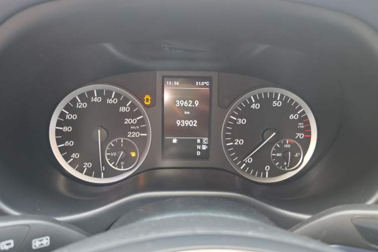 Used Mercedes-Benz Vito 2018 2.0T Business Version China VI Emission Standard
