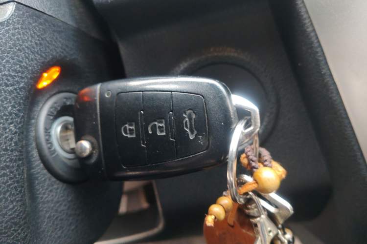 Used Bestune X80 2013 2.0L automatic comfort version
