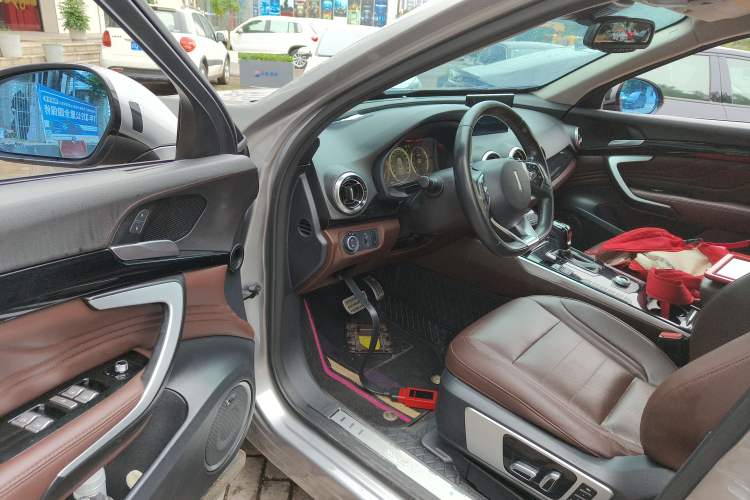 Used Wey VV7 2017 2.0T Flagship Model
