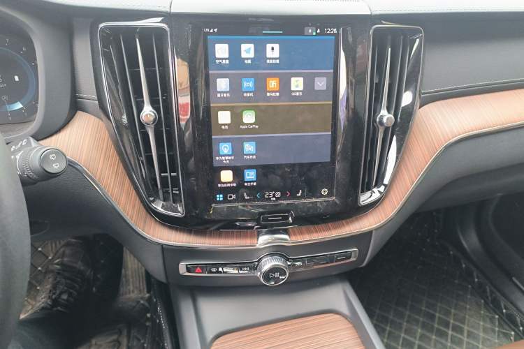 Used Volvo XC60 2024 B5 4x4 Smart Luxury Edition