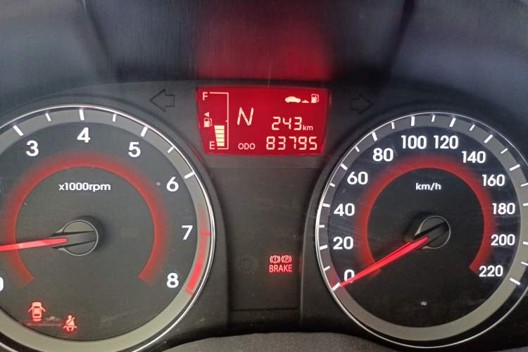 Used Hyundai Verna (older generation) 2014 1.4L Automatic Leading-Edge GLX Odometer Close Up