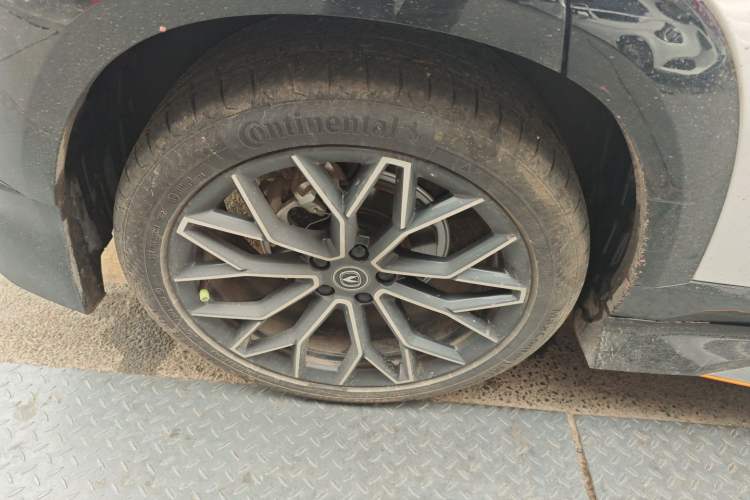 Used CHANGAN UNI-T 2022 1.5T Sport Edition Premium Version Right Rear Wheel Hub