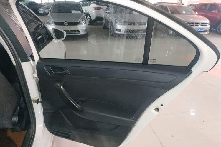 Used Volkswagen Santana 2015 1.4L Manual Fashion Edition