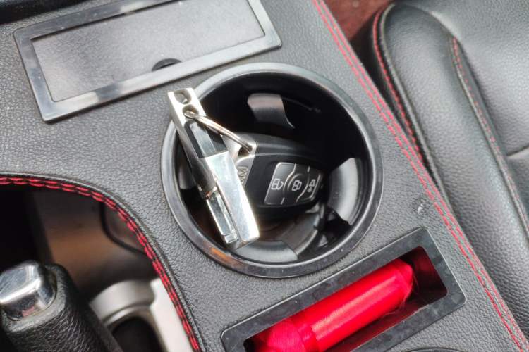 Used Haval H6 2015 Upgraded Model 1.5T Manual Two-Wheel Drive Elite Version
