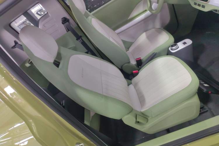 Used Geely Galaxy Panda 2025 210km Panda Rider Right Front Seat