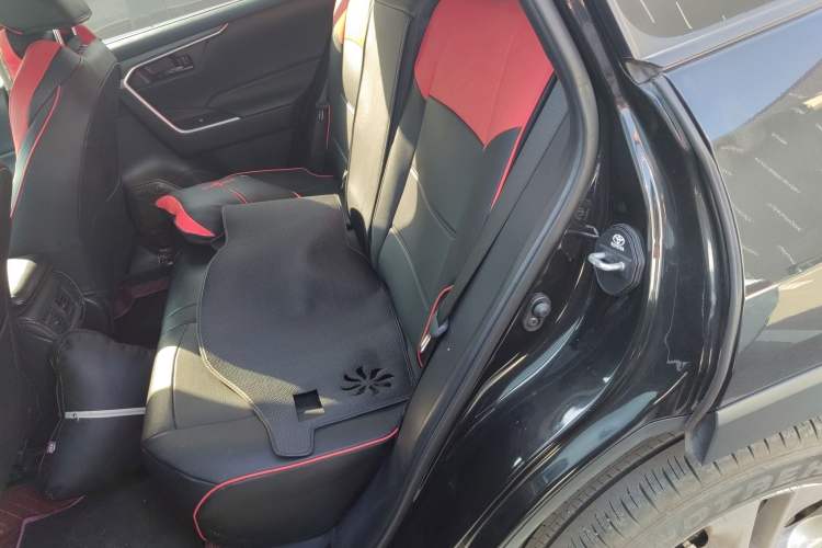 Used Toyota Wildlander 2024 2.0L CVT Two-Wheel Drive Leading Edition
