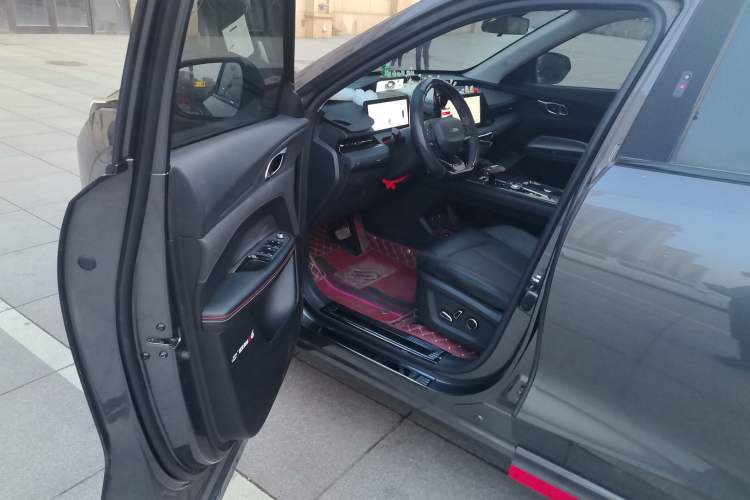 Used CHANGAN OSHAN Z6 2022 Blue Whale 1.5T DCT Smart Edition Driver Seat