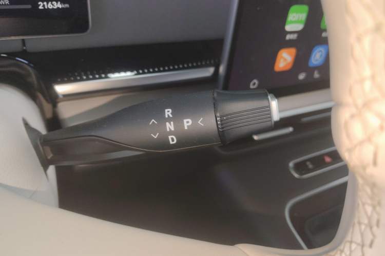 Used VOYAH Dream 2025 PHEV Four-Wheel-Drive Flagship Version – Qiankun Edition Gear Lever