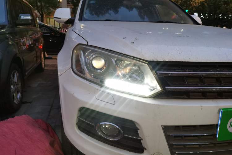 Used Zotye T600 2015 2.0T DCT Prestige Edition Right Front Headlight