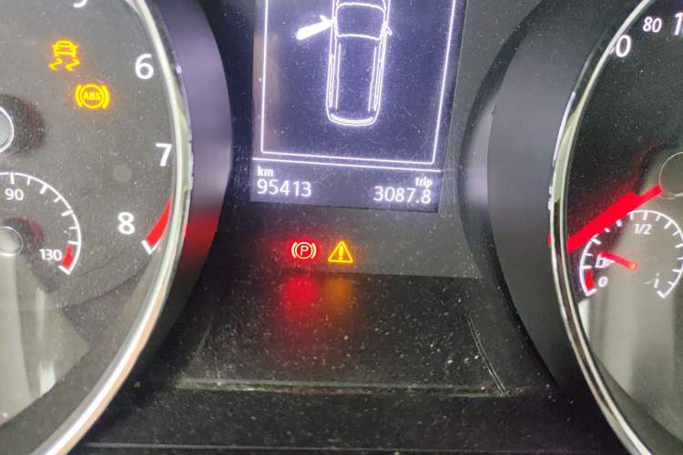 Used Volkswagen Touran 2016 Volkswagen Touran L 280TSI DSG Comfort Edition
