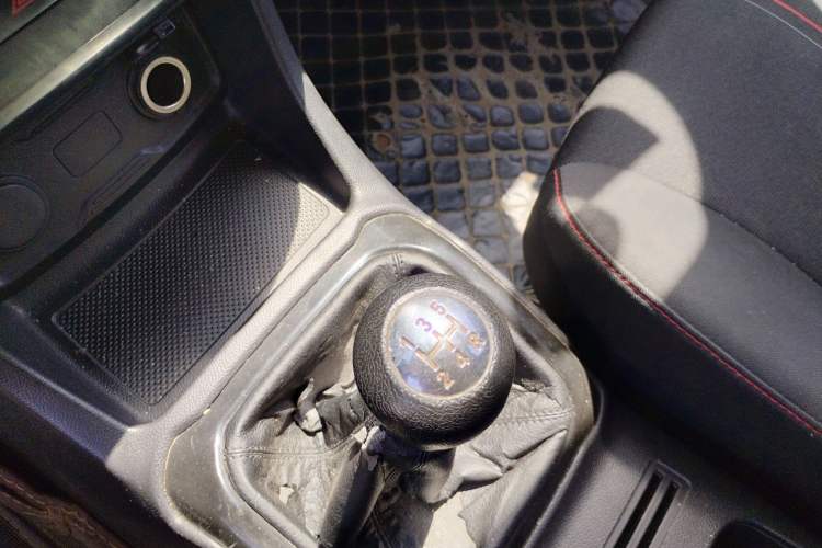 Used CHANGAN OSHAN X70A 2018 1.5L Manual Base Version Gear Lever