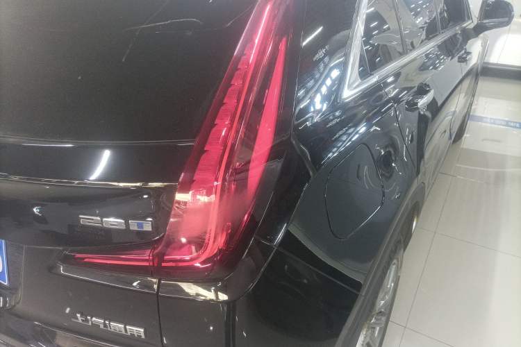 Used Cadillac XT4 2022 28T Two-Wheel-Drive Luxury Version
