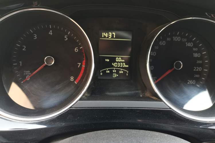 Used Volkswagen Sagitar 2018 1.6L Manual Comfort Model Odometer Close Up