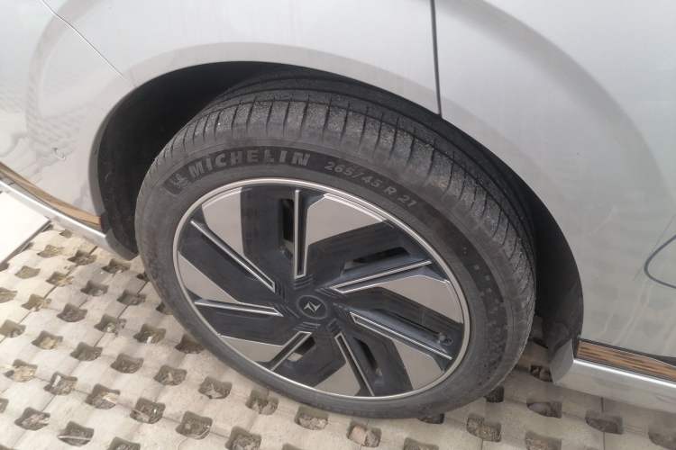 Used Dongfeng eπ eπ008 2025 210Max Range-Extended Version 5 Seats